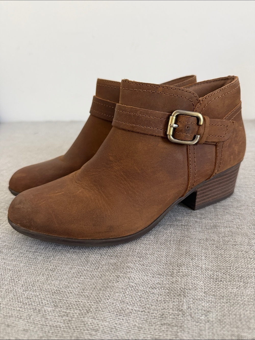 Clark’s Brown Buckle Ankle Boots Side Zip Booties Size 7